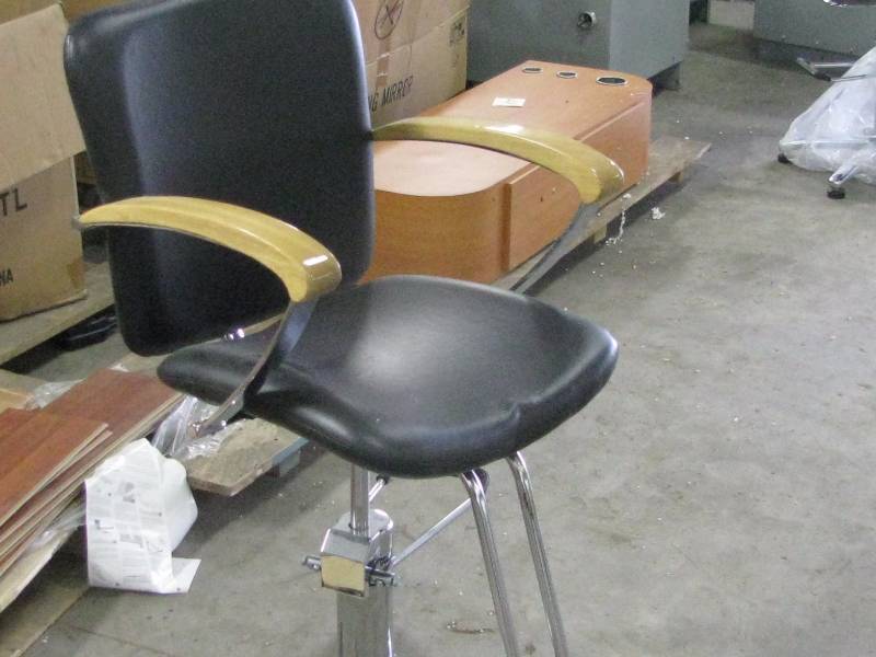 Hair Cutting Chair