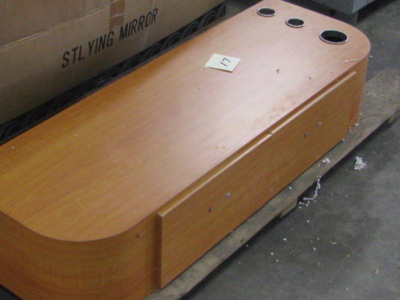 Styling Mirror Counter