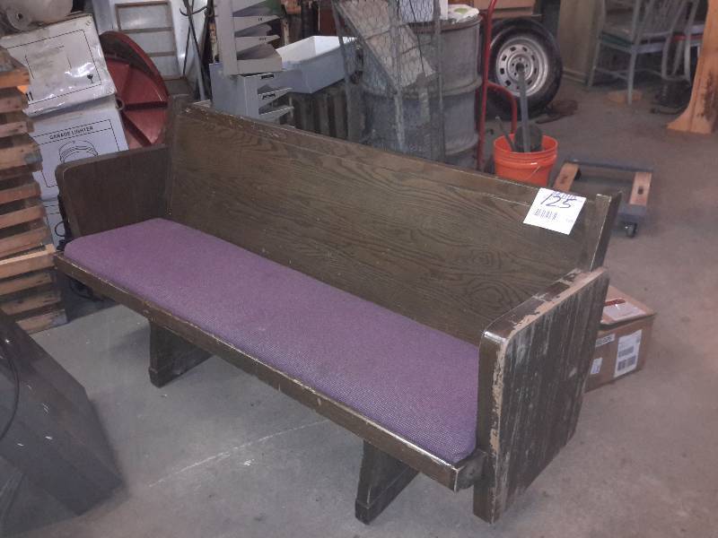 lot 125 image: Solid oak church pew