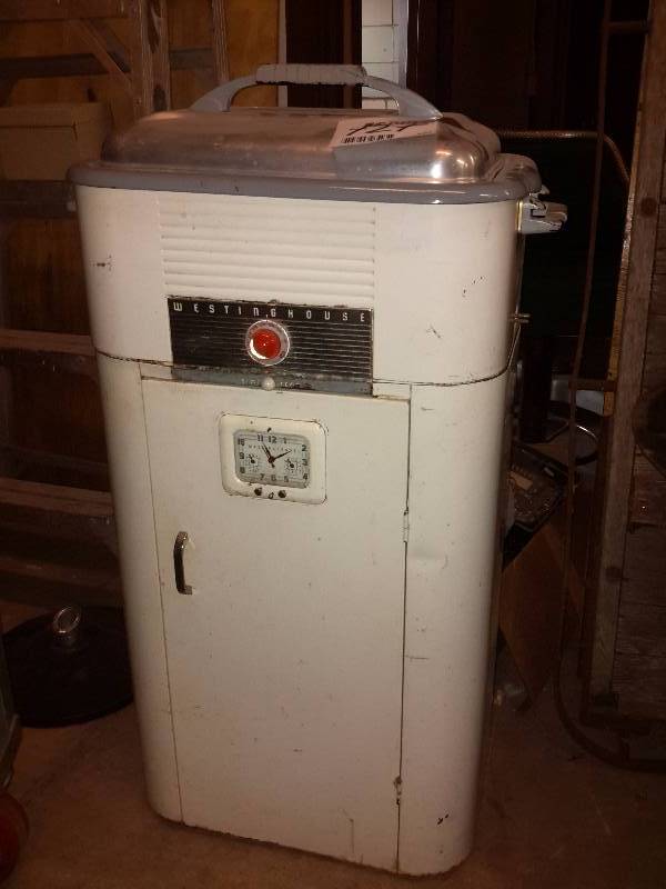 lot 127 image: Westinghouse cooker with stand with clock & timer vintage