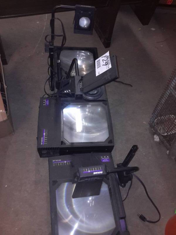 lot 129 image: Ducane Starfire model SS4030 Overhead Projector (3)