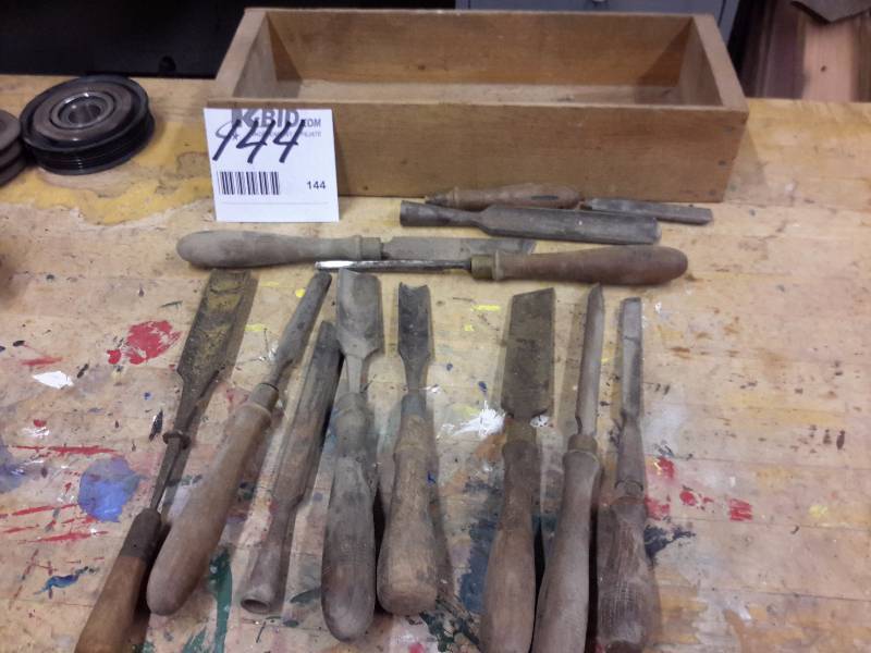 lot 144 image: vintage wood lathe, motor & lathe tools in wood storage box (wards)