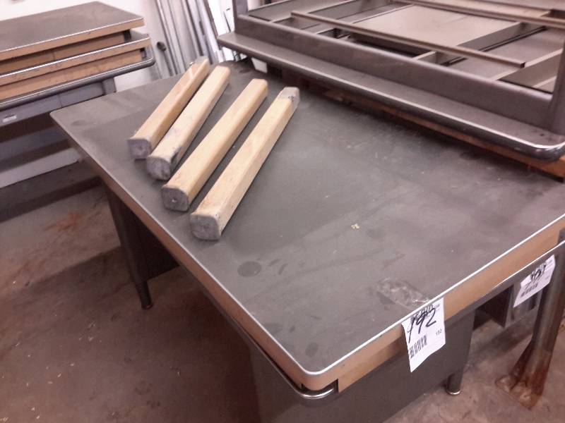 lot 192 image: Vintage Art Metal table with drawer