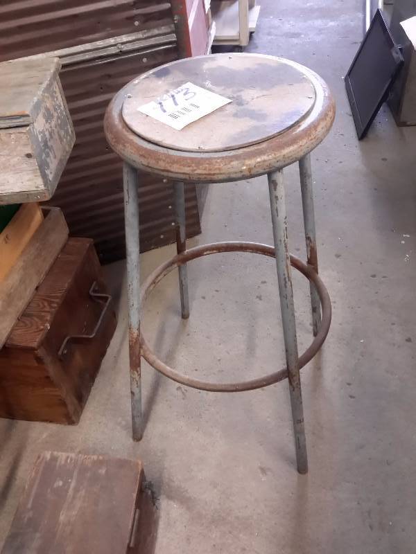 lot 113 image: 30 H industrial stool 14 dia seat