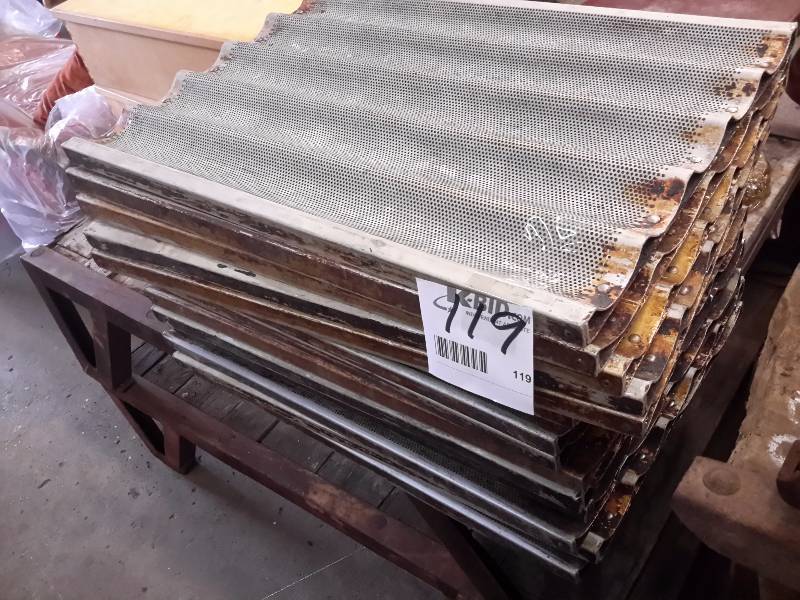 lot 119 image: 15 commercial bread baking sheets