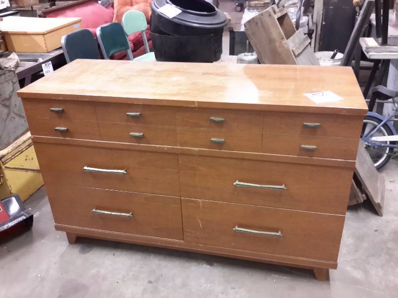 lot 156 image: Mid century Bureau. Light finnish