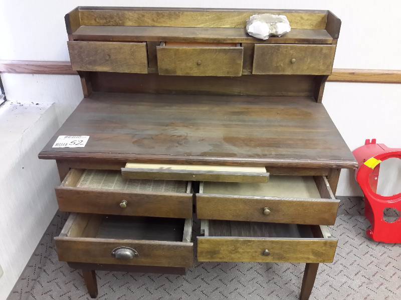 lot 52 image: Oak Pantry Desk