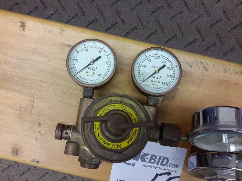 lot 55 image: 3 Regulator Valves