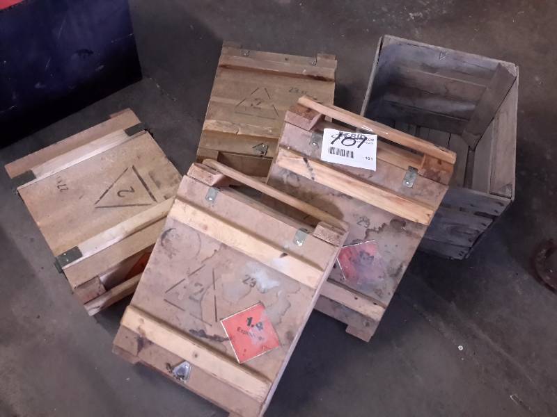 lot 101 image: 4  14 x 18 x 6 wood storage boxes & 1- 15x18 x12 vintage wood crate