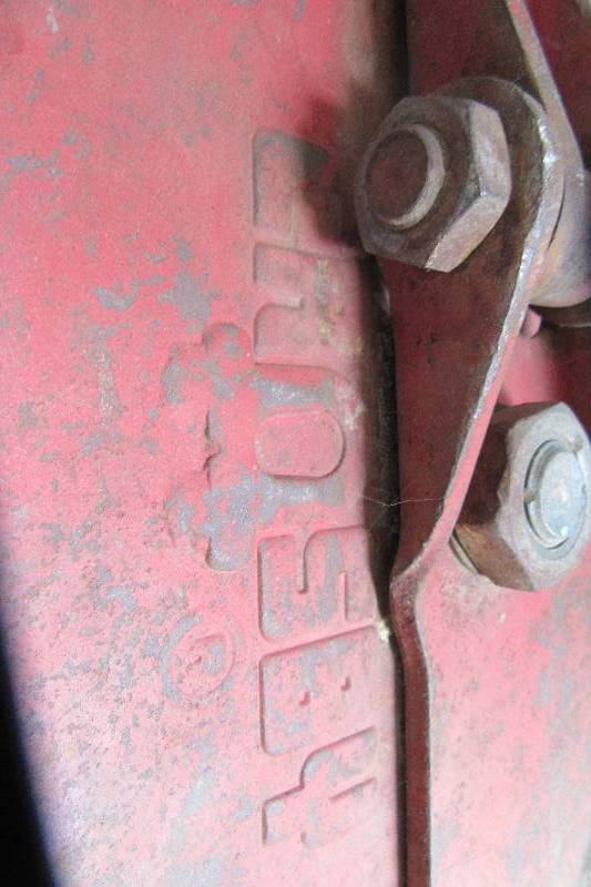 lot 75 image: 3 Ton 8 HD pulley Crosby Mfg.