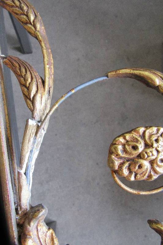 lot 80 image: Gilded framed Mirror