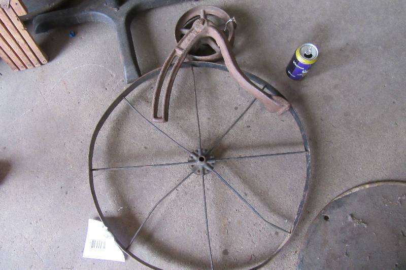 lot 89 image: Metal Spoked 24 wheel  & Industrial wheel