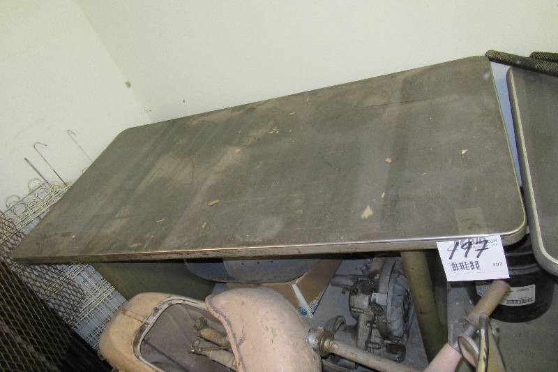 lot 197 image: Vintage steel   work table drawer missing