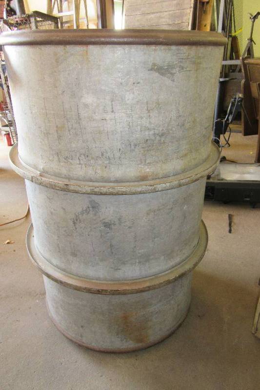 lot 211 image: 55 gal steel drum
