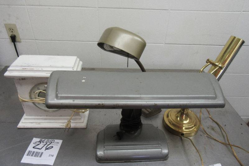 lot 216 image: 3 Desk Lamps & Electric Mantle Clock