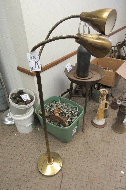 lot 13 image: mid-century brass floor lamp