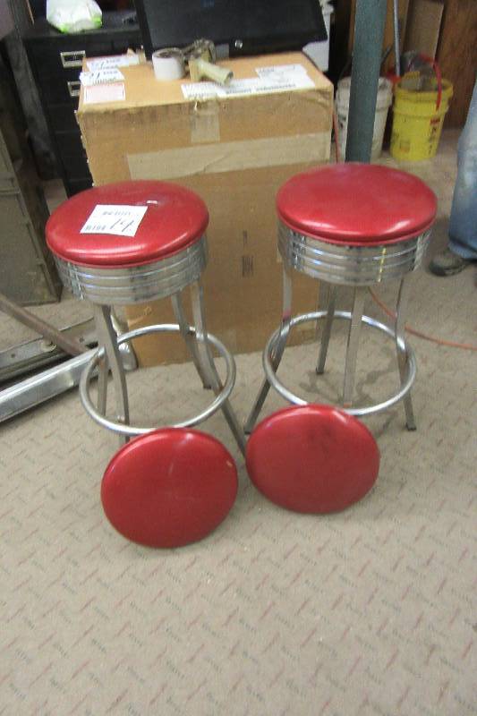 lot 14 image: 2 chrome bar stools & 2  extra seats