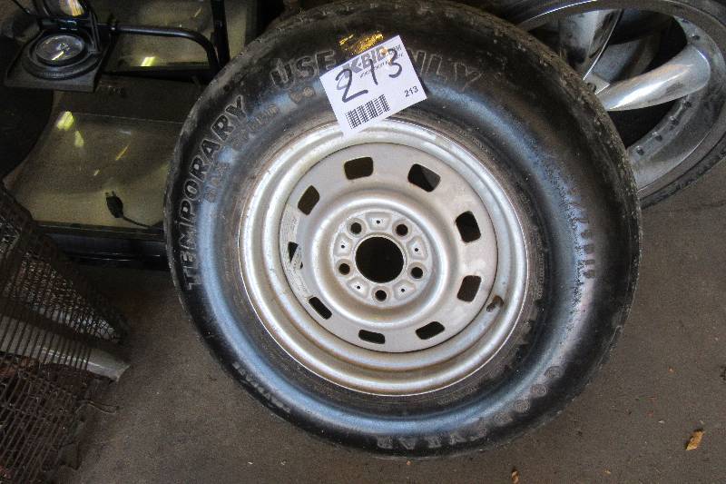 lot 213 image: 16 tire steel rim