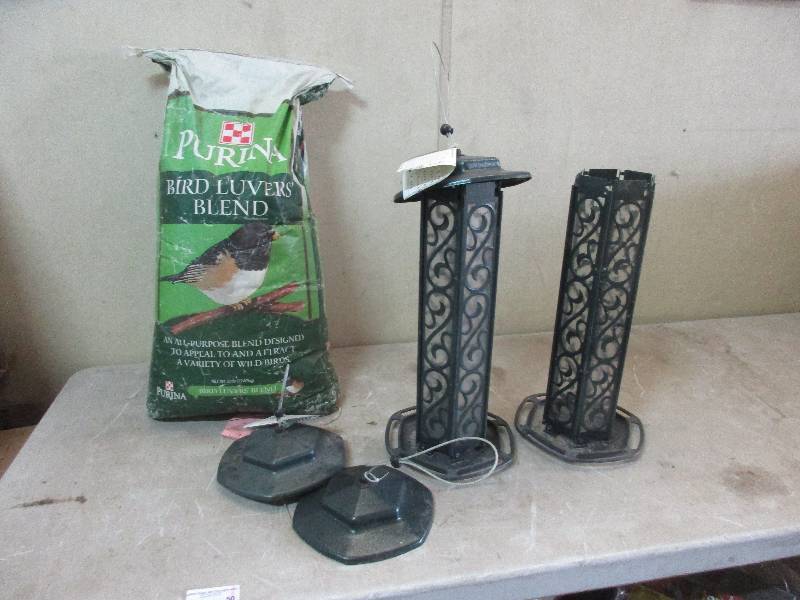 Bird lot