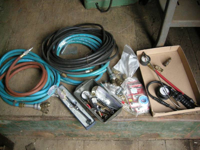 lot 17 image: Pneumatic Air Tool Accessories