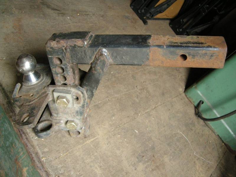 lot 20 image: Reese Adjustable 2 Receiver Hitch