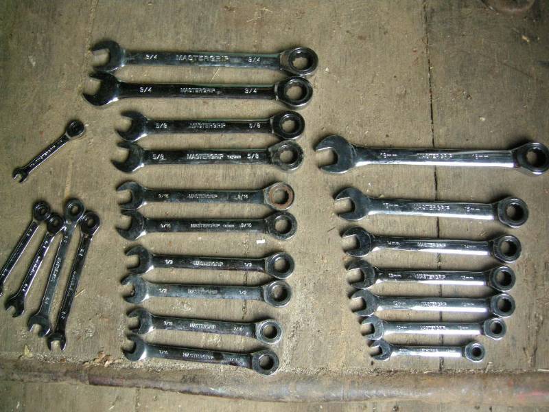 lot 29 image: MasterGrip Combination Ratchet Wrenches