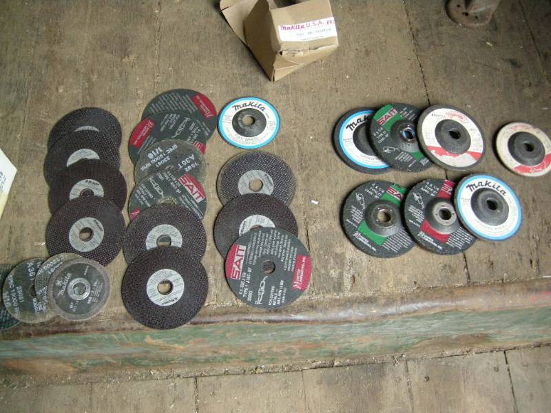 lot 33 image: 4-12 Grinder Wheels and Cut-off Blades