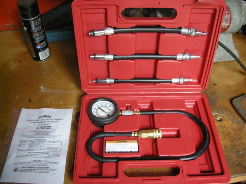 lot 35 image: Universal QuickDisconnect Compression Gauge Set