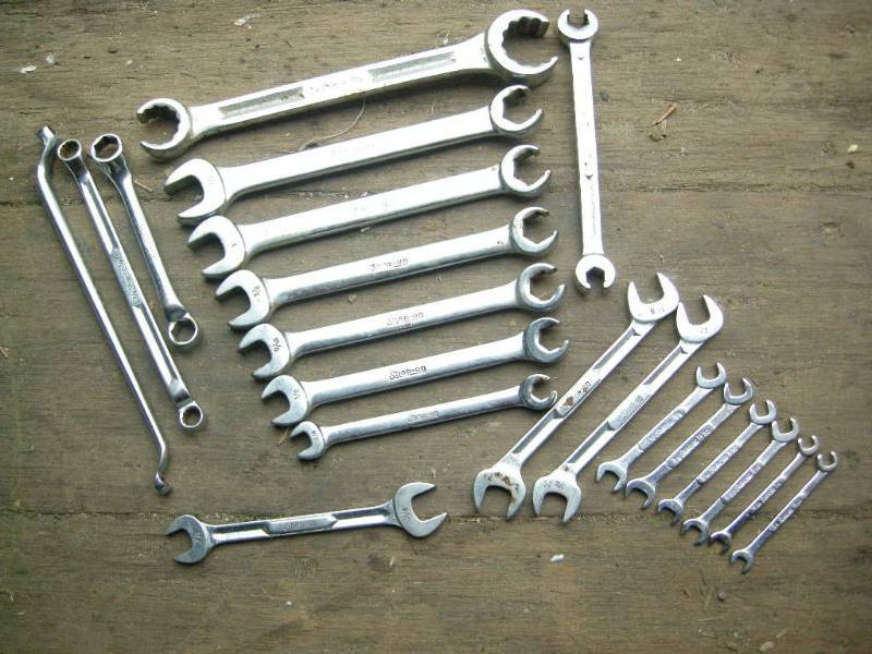 lot 36 image: Snap-On Automotive etc Wrenches