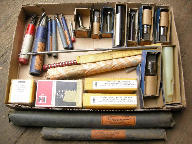 lot 46 image: End Mills, Pipe Taps, Keyseat Cutters, Etc