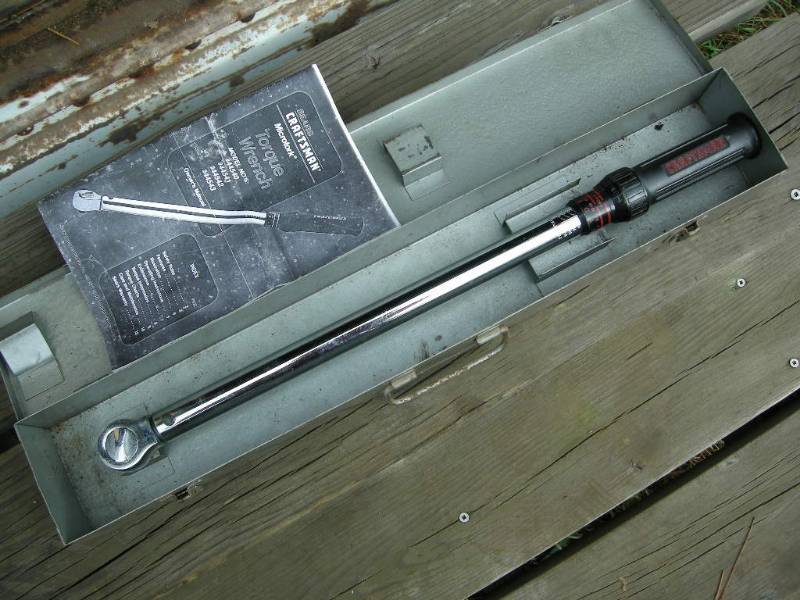 lot 61 image: Craftsman 12 Drive Torque Wrench