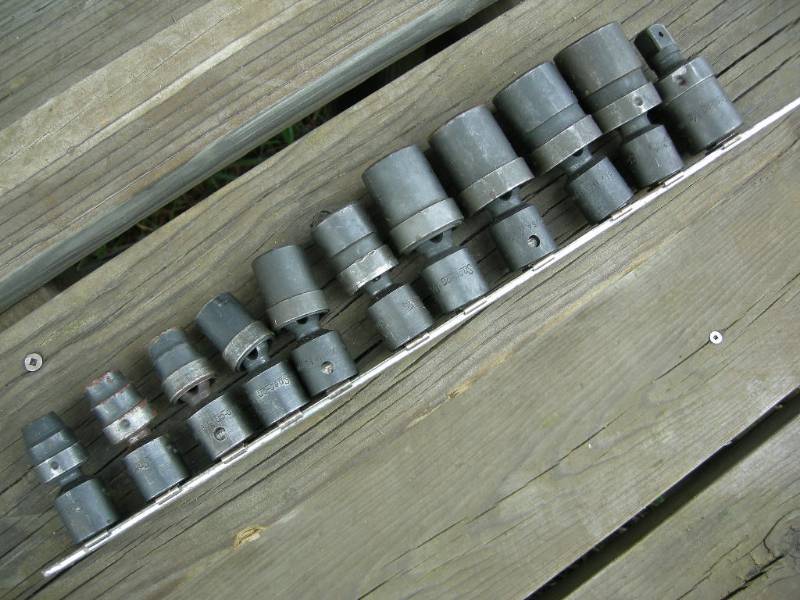 lot 63 image: Snap-On 12 Universal Impact Socket Set