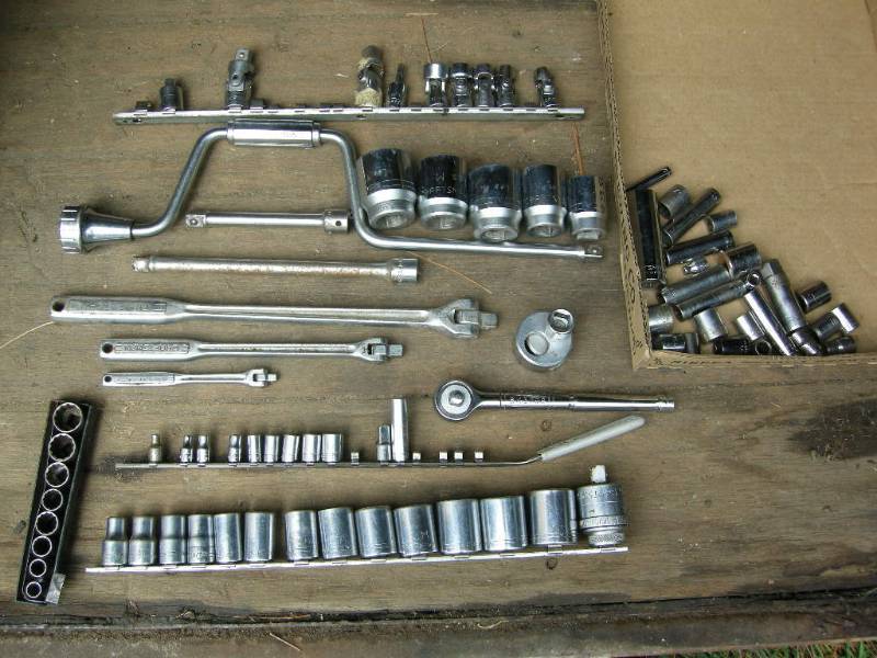 lot 64 image: Craftsman Sockets