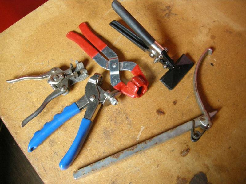 lot 73 image: Dont have a clue Pliers