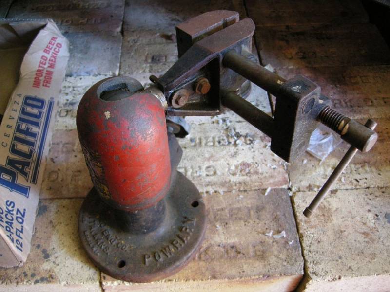 lot 87 image: Powrarm Vise