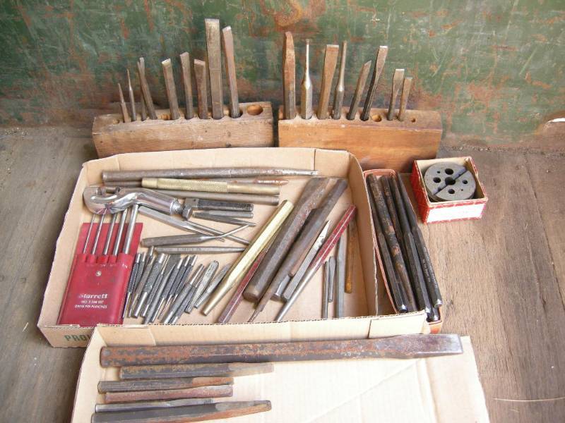 lot 89 image: Snap-On, Craftsman, Starrett PunchesChisels