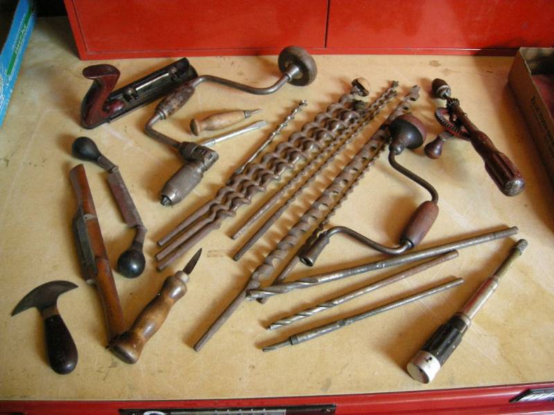 lot 96 image: Vintage Braces, Bits, Tools