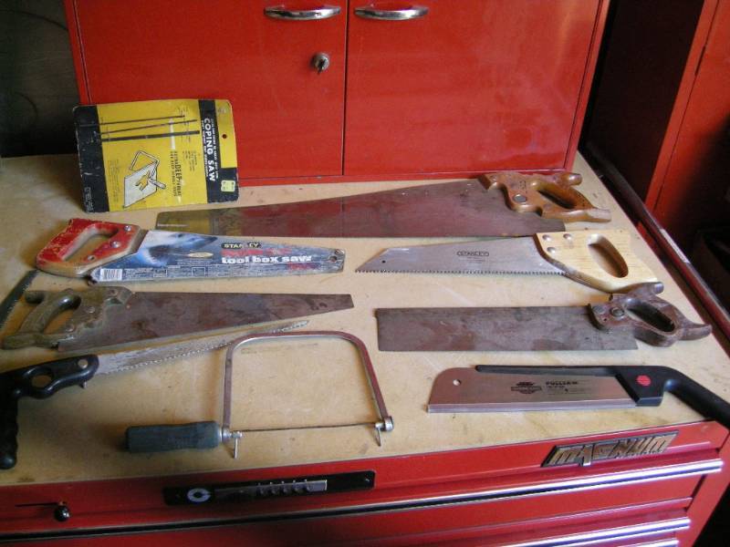 lot 98 image: Group Wood Cutting Saws