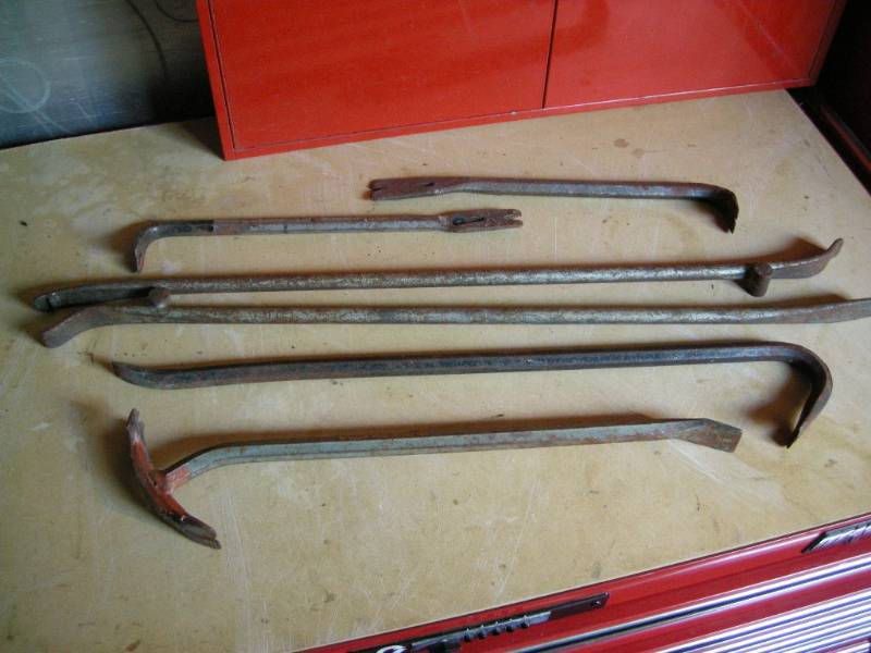 lot 109 image: Pry Bars