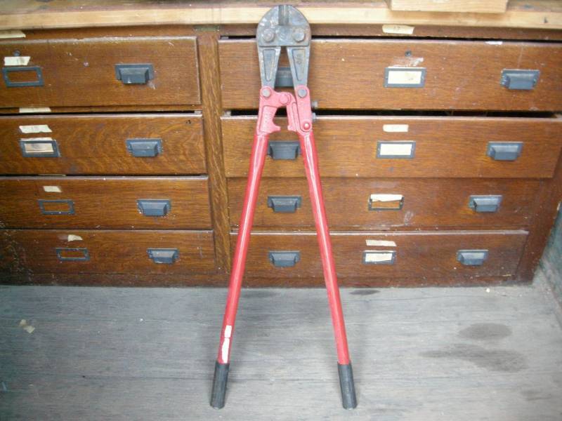 lot 113 image: Large Bolt Cutter