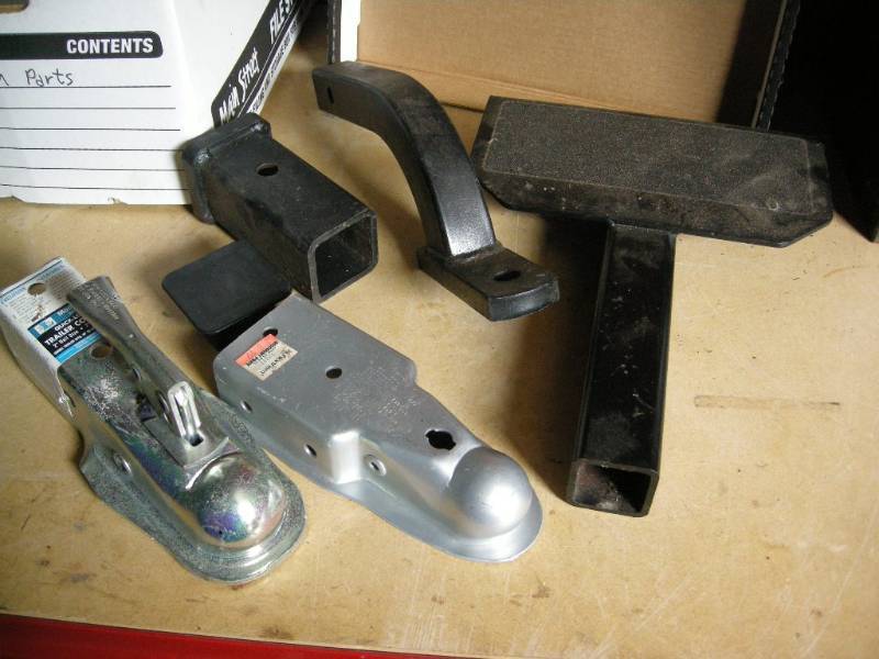 lot 124 image: Receiver Hitches, Step, Couplers