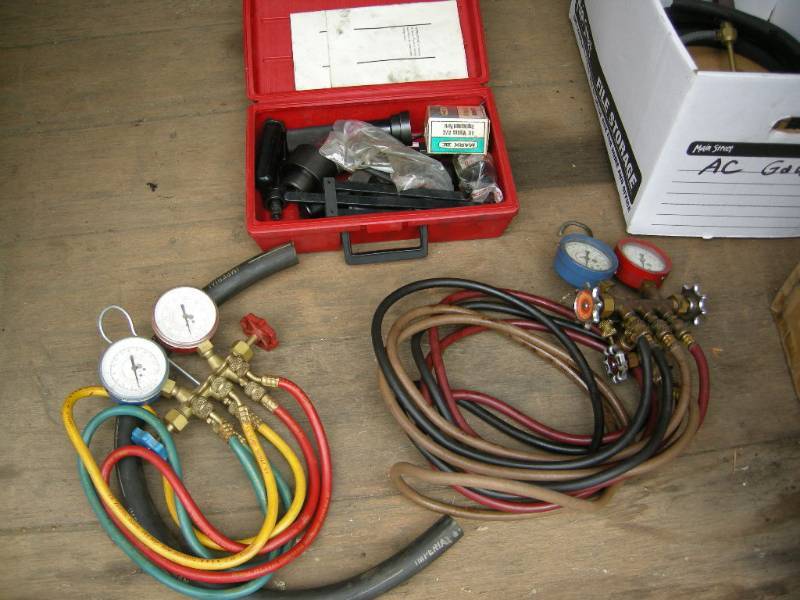 lot 135 image: AC GaugesRecovery, GM Compressor Kit