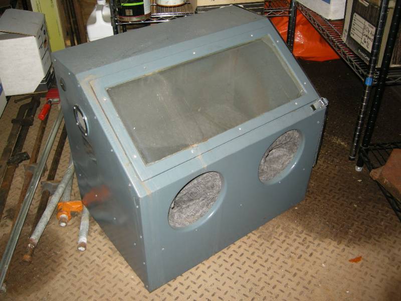 lot 141 image: Sandblast Cabinet