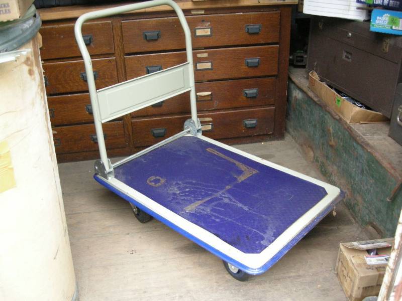 lot 147 image: Convertible Rolling Shop Cart