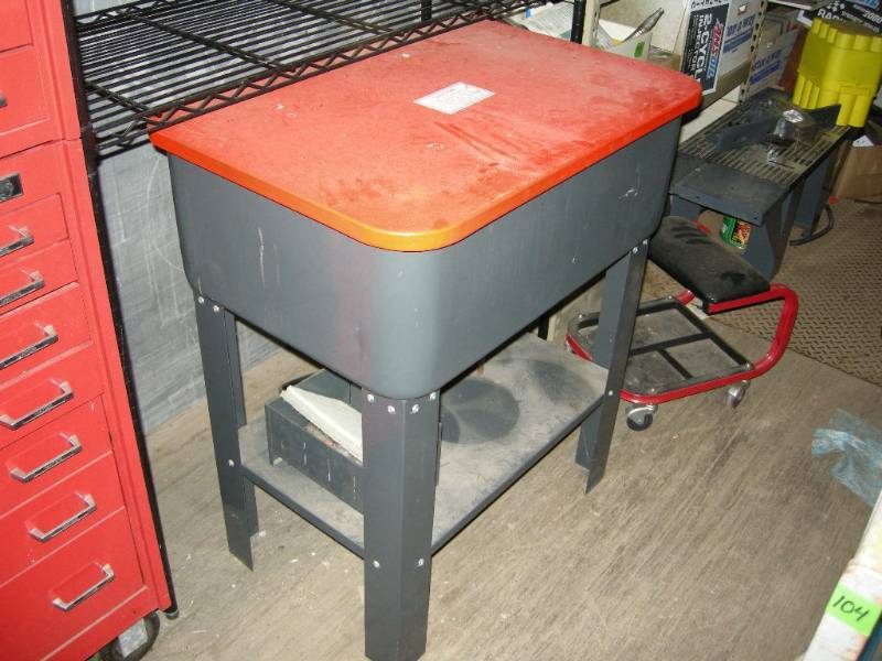 lot 150 image: Parts Washer Cabinet