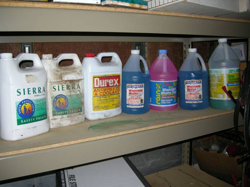 lot 152 image: Antifreeze and Windshield Washer Fluid