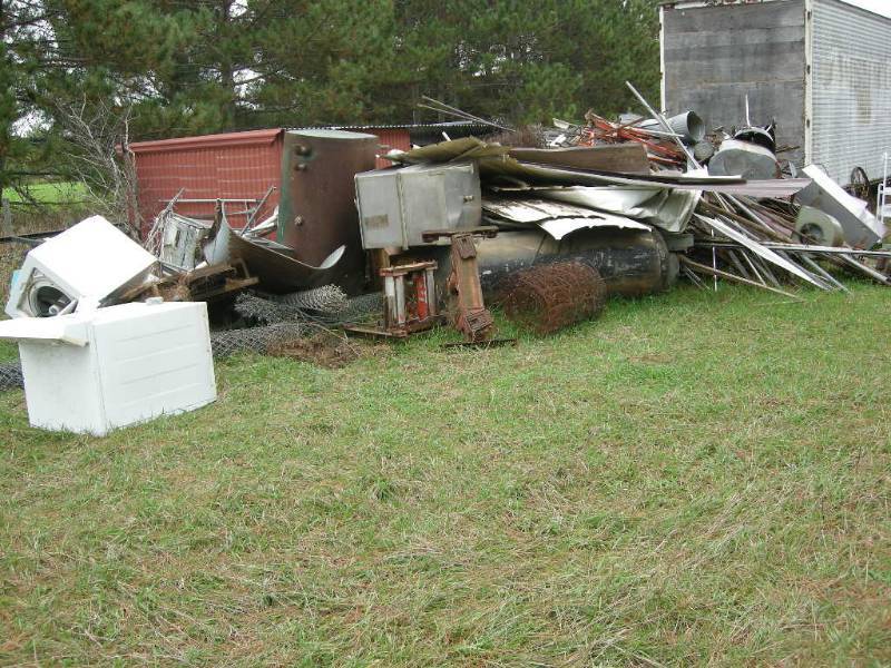 lot 174 image: LARGE Scrap Metal Pile