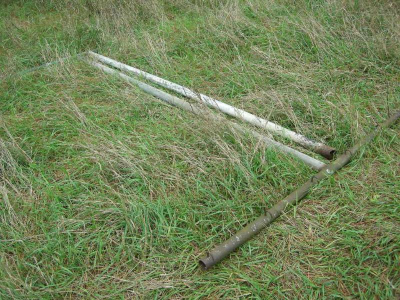 lot 175 image: Clothes Line Poles