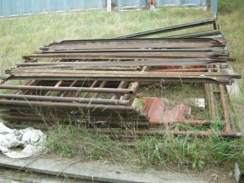 lot 184 image: Scaffolding Group