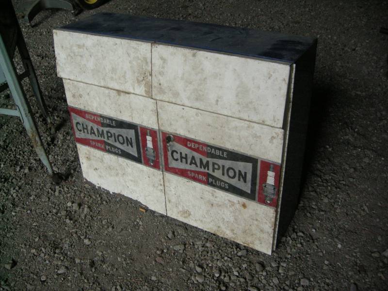 lot 218 image: Vintage Champion Cabinet